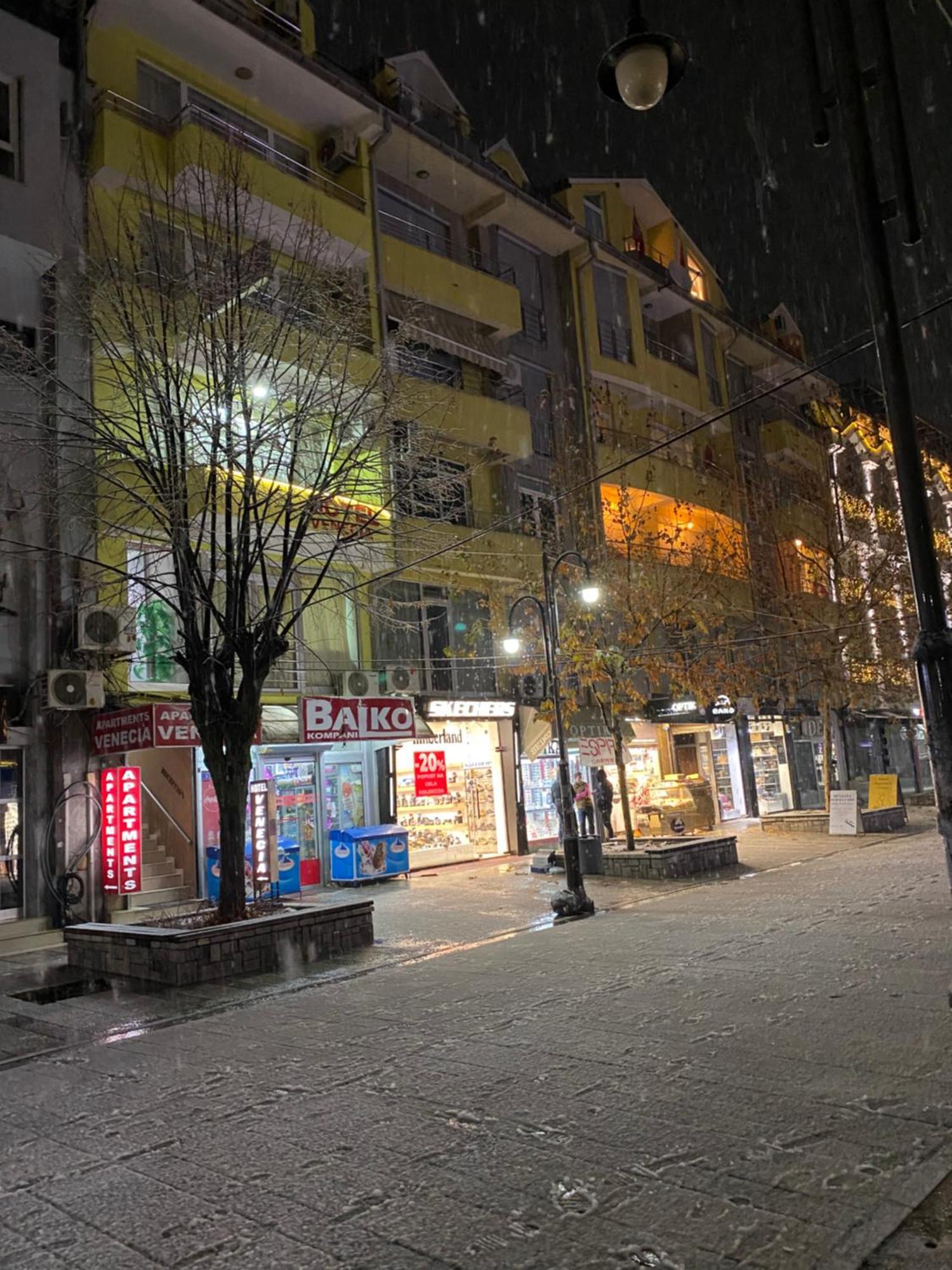 Hotel Venecia Apartments ストルガ エクステリア 写真