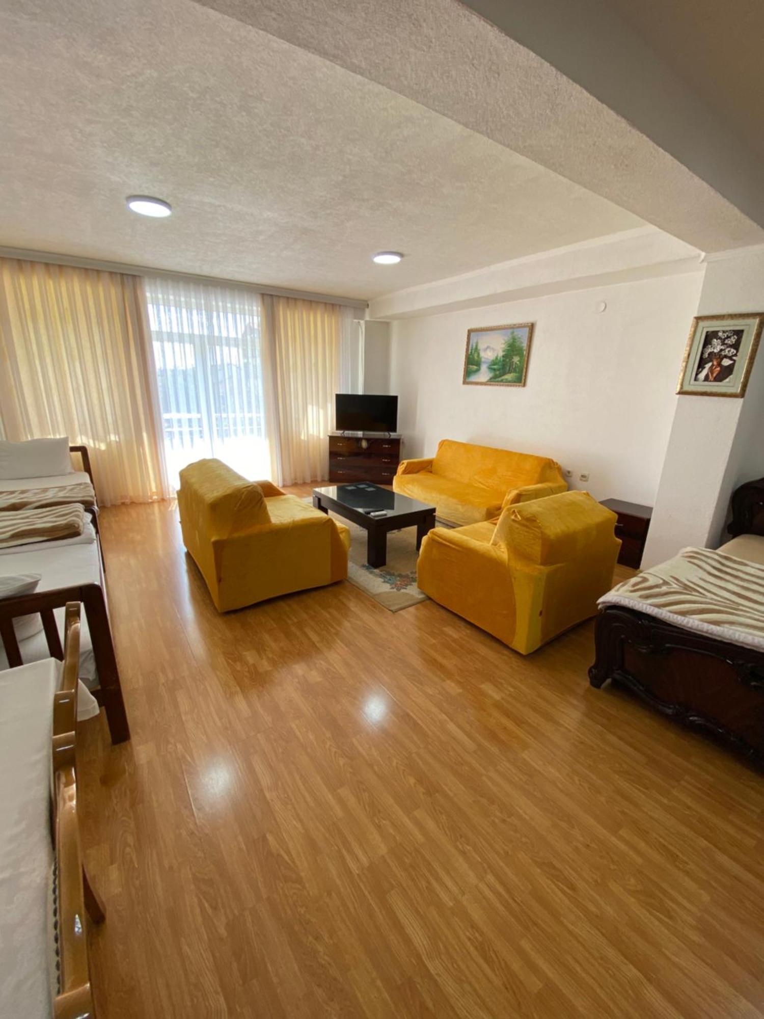 Hotel Venecia Apartments ストルガ エクステリア 写真